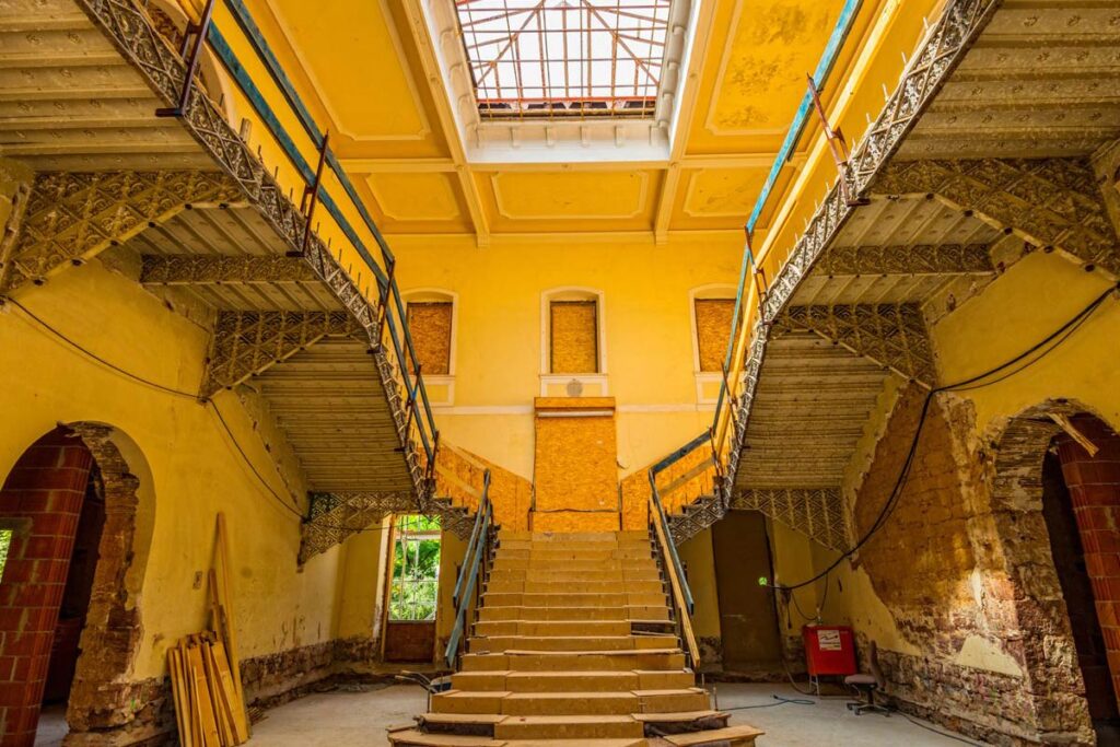 Behördenzentrum West-Ostflügel Luitpoldbad Bad Kissingen